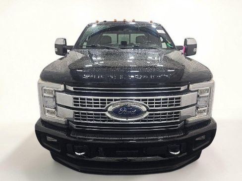 Used 2017 Ford F250 Platinum w/ Platinum Ultimate Package AWD/4WD image 2