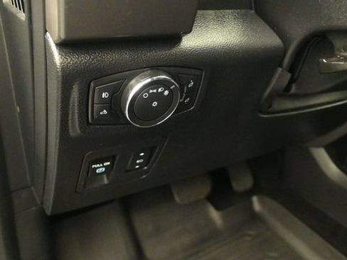 Used 2017 Ford F150 XLT w/ Equipment Group 302A Luxury AWD/4WD image 15