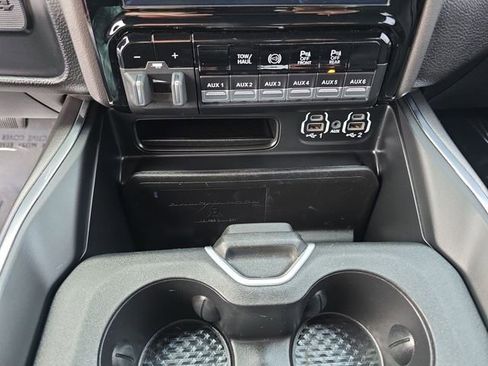 Used 2020 RAM 3500 Laramie image 18