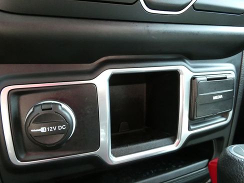 Used 2018 Jeep Wrangler Unlimited Sport AWD/4WD image 26