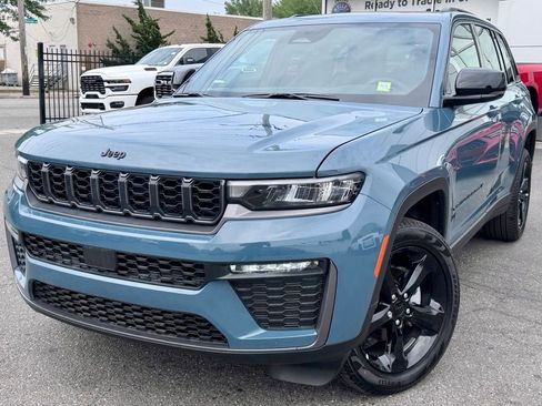 New 2026 Jeep Grand Cherokee Limited w/ Limited Altitude Package AWD/4WD image 3