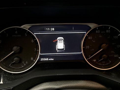 Used 2023 Nissan Pathfinder SL image 10