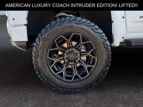 Used 2023 GMC Sierra 1500 AT4 w/ AT4 Premium Package AWD/4WD image 9
