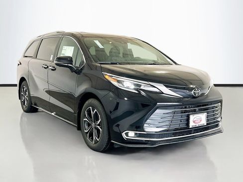 New 2026 Toyota Sienna Platinum AWD/4WD image 3