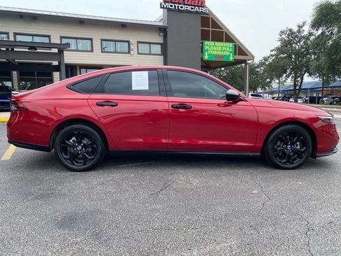 Used 2025 Honda Accord SE image 6