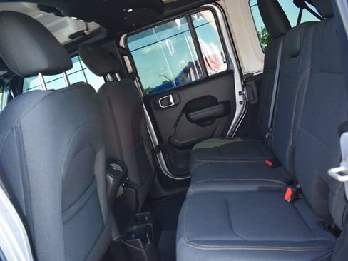 Used 2024 Jeep Wrangler Unlimited Sport AWD/4WD image 17