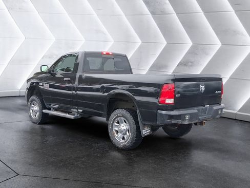 Used 2017 RAM 2500 SLT w/ Luxury Group image 4