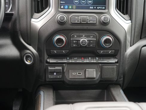 Used 2021 Chevrolet Silverado 1500 LT Trail Boss w/ LPO, Dark Essentials Package AWD/4WD image 23