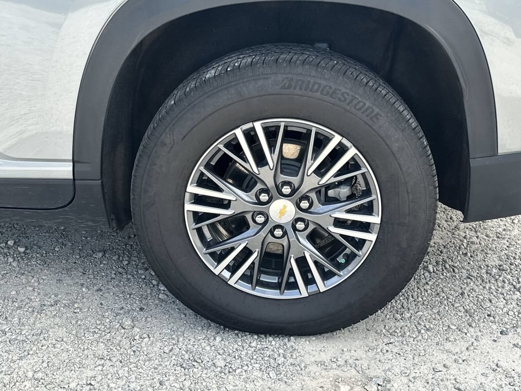 Used 2026 Chevrolet Traverse LT FWD image 19