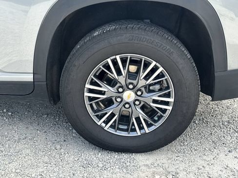 Used 2026 Chevrolet Traverse LT FWD image 19