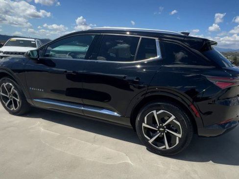 Used 2025 Chevrolet Equinox EV LT w/ Convenience Package image 6