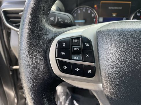 Used 2023 Ford Explorer XLT w/ Equipment Group 202A RWD image 30