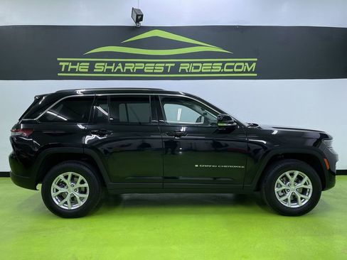 Used 2024 Jeep Grand Cherokee Limited image 11