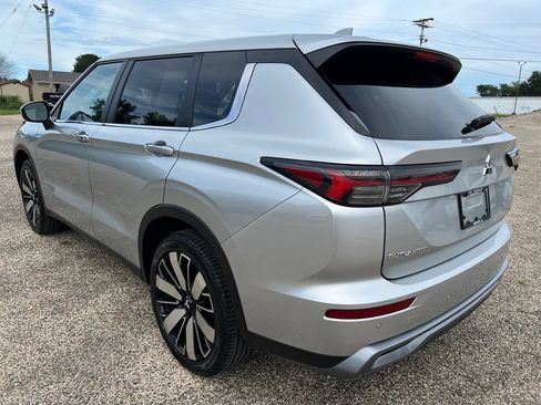 Used 2025 Mitsubishi Outlander SE AWD/4WD image 5