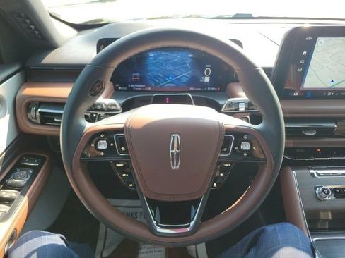 Certified 2025 Lincoln Aviator Reserve w/ Equipment Group 201A AWD/4WD image 12