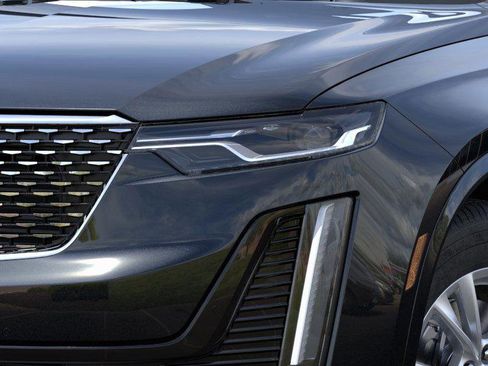 New 2025 Cadillac XT6 Luxury image 10