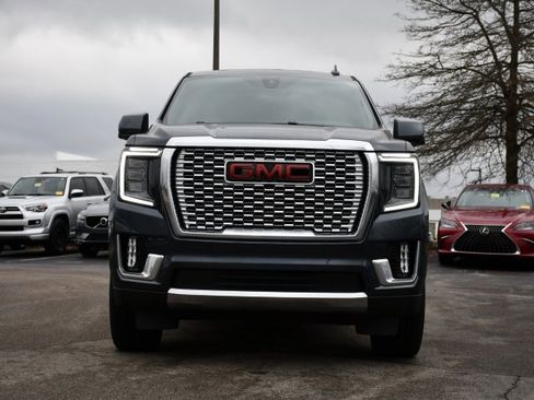 Used 2021 GMC Yukon Denali w/ Denali Premium Package image 2