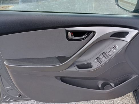 Used 2013 Hyundai Elantra GLS image 11