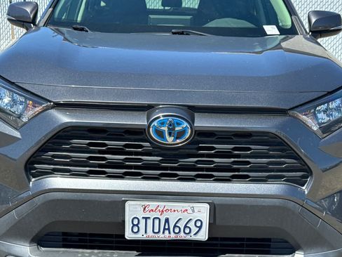 Used 2020 Toyota RAV4 LE AWD/4WD image 14
