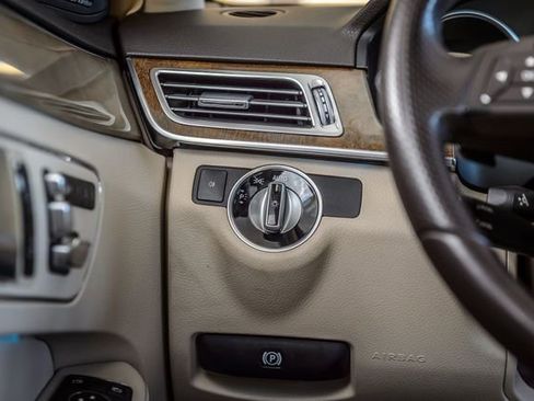 Used 2016 Mercedes-Benz E 350 Sedan w/ Premium Package image 31