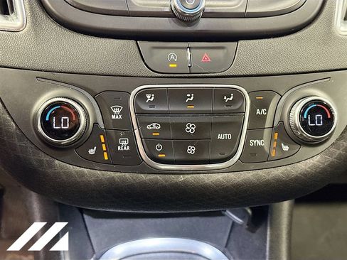 Used 2020 Chevrolet Malibu LT FWD image 17