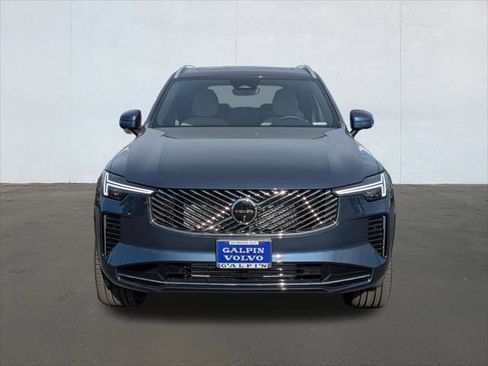 New 2026 Volvo XC90 T8 Plus w/ Protection Package Premier AWD/4WD image 4