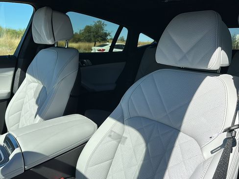New 2026 BMW X6 xDrive40i image 11