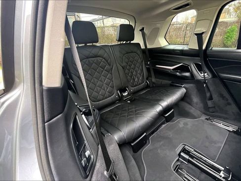 Used 2024 BMW X7 xDrive40i image 37