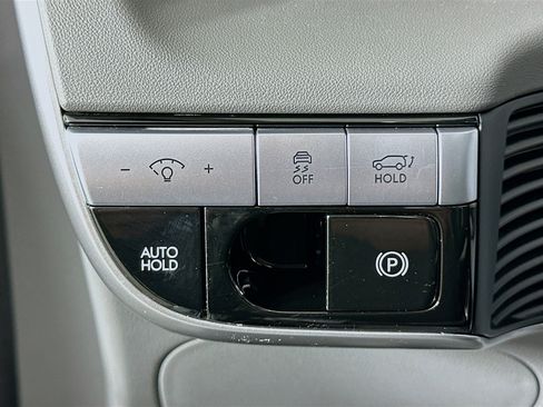 Used 2024 Hyundai Ioniq 5 SEL image 17