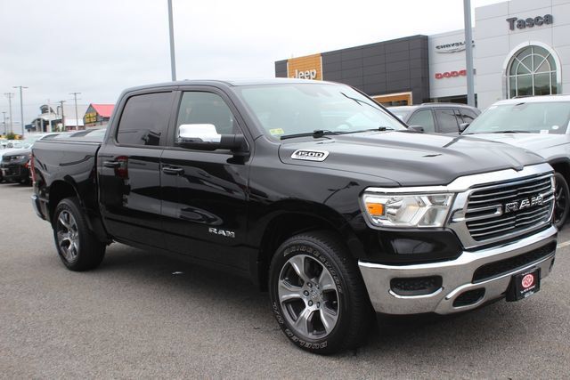Used 2023 RAM 1500 Laramie AWD/4WD image 1