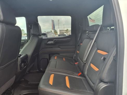 Certified 2025 GMC Sierra 1500 AT4 image 17