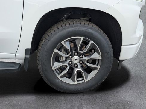 Used 2024 Chevrolet Silverado 1500 RST w/ Convenience Package II image 6