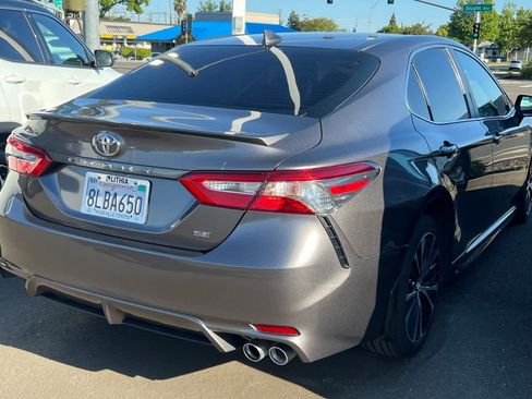 Certified 2019 Toyota Camry SE w/ Convenience Package FWD image 4
