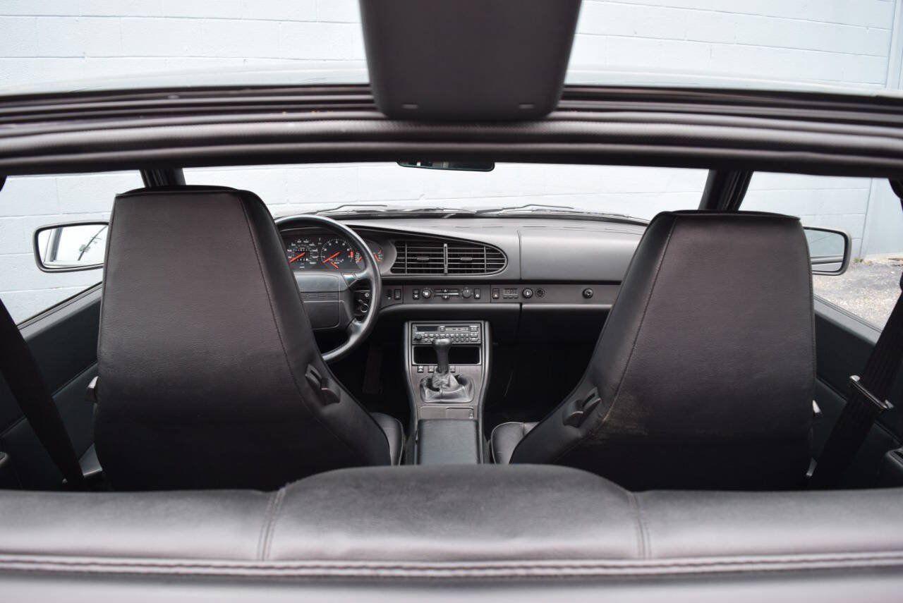 Used 1988 Porsche 944 Turbo Coupe RWD image 70