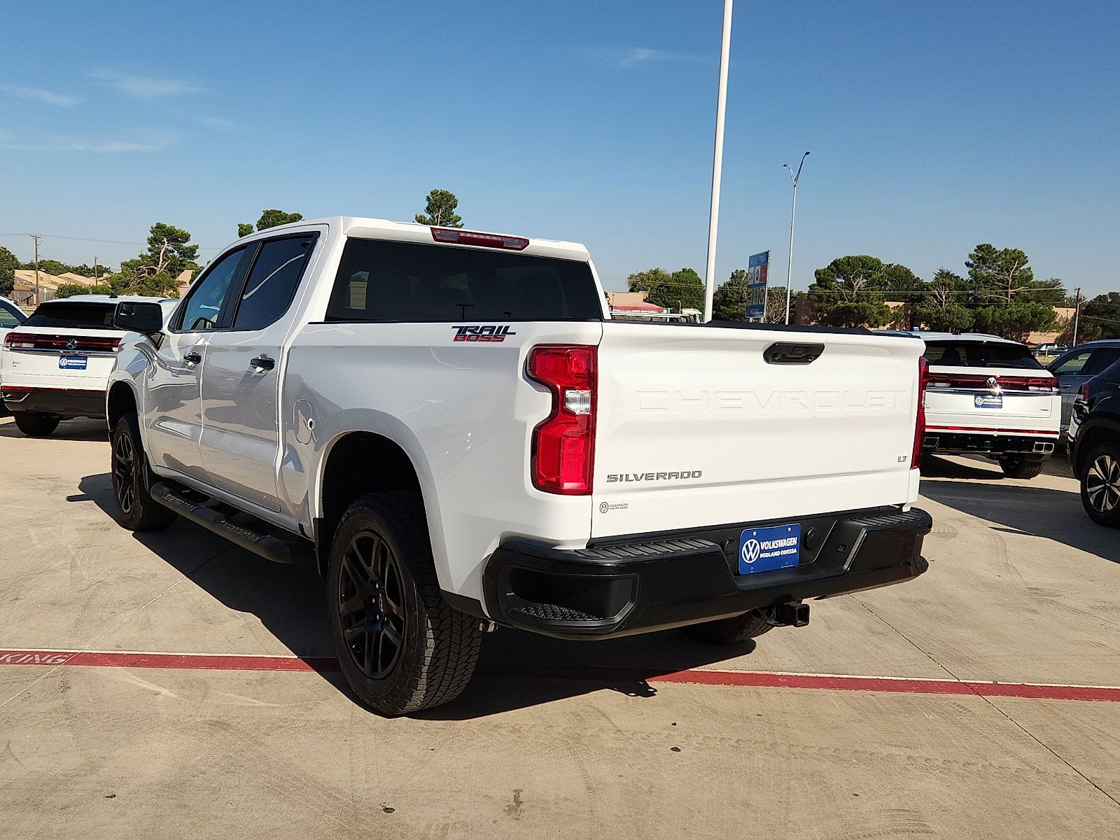 Used 2025 Chevrolet Silverado 1500 LT Trail Boss w/ Protection Package AWD/4WD image 4
