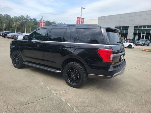 Used 2023 Ford Expedition XLT RWD image 3