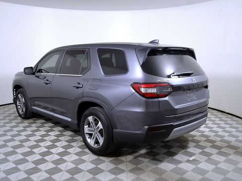Used 2024 Honda Pilot EX-L image 9