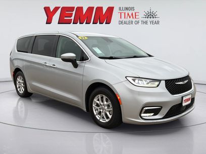 Used 2023 Chrysler Pacifica Touring-L