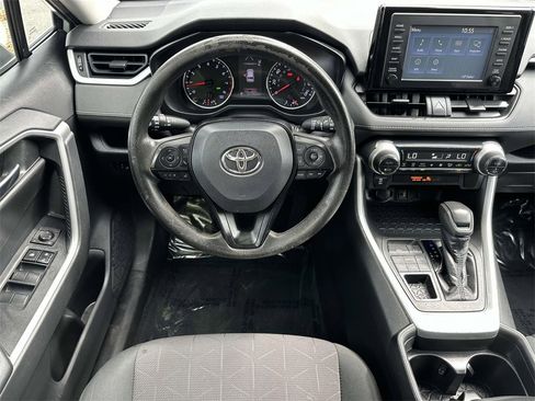 Used 2019 Toyota RAV4 XLE image 2