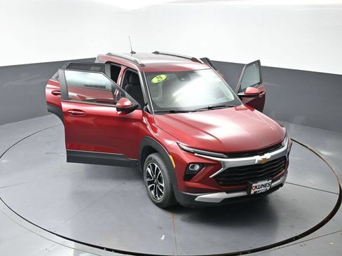 Used 2025 Chevrolet TrailBlazer LT AWD/4WD image 61