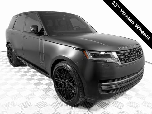 Used 2025 Land Rover Range Rover SE image 3