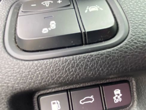 Used 2019 Kia Optima S FWD image 16