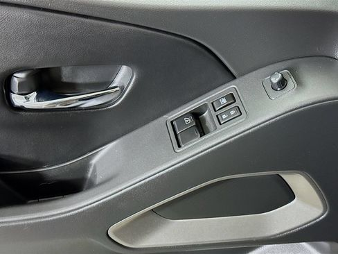 Certified 2025 Nissan Frontier SV RWD image 22