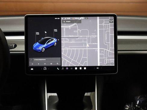 Used 2018 Tesla Model 3 Long Range image 13