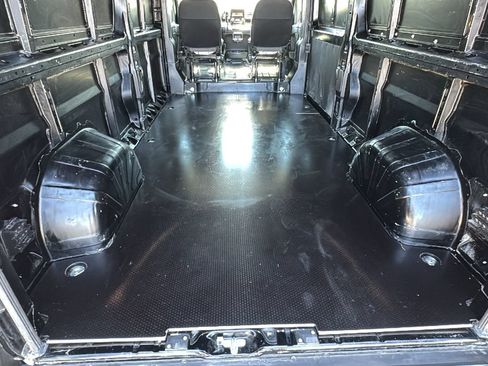 Used 2025 RAM ProMaster 2500 FWD image 18