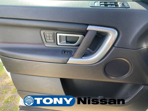 Used 2019 Land Rover Discovery Sport HSE image 12