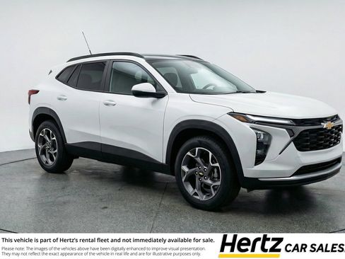 Used 2025 Chevrolet Trax LT w/ LT Convenience Package image 1