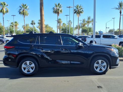 Certified 2020 Toyota Highlander LE FWD image 3