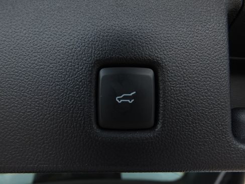 Used 2025 Ford Escape ST-Line Select AWD/4WD image 16