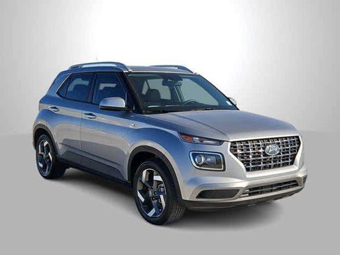 New 2026 Hyundai Venue SEL image 2